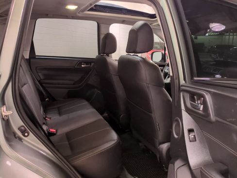 Used 2017 Subaru Forester 2.5i Touring w/ Popular Package #2 image 11