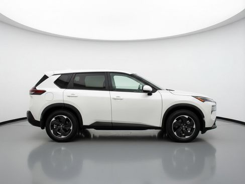 Used 2025 Nissan Rogue SV image 11