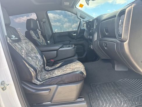 Used 2022 Chevrolet Silverado 1500 Custom Trail Boss AWD/4WD image 10