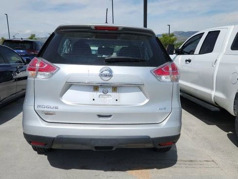 Used 2015 Nissan Rogue S AWD/4WD image 2