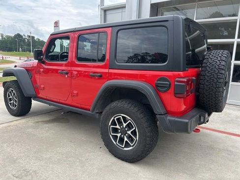 Used 2025 Jeep Wrangler Unlimited Rubicon AWD/4WD image 7