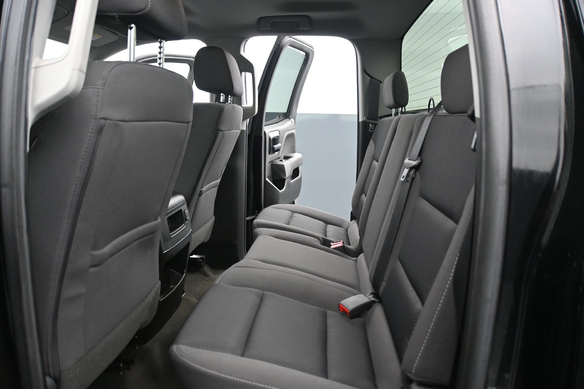Used 2018 Chevrolet Silverado 1500 LT w/ Midnight Edition AWD/4WD image 16