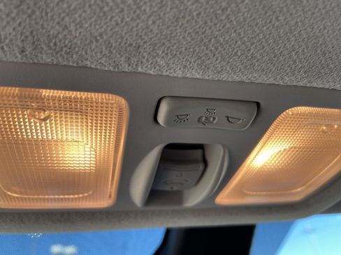 Used 2024 Hyundai Venue SEL image 42