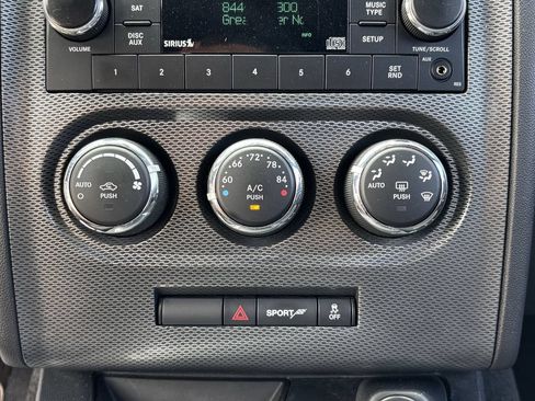 Used 2013 Dodge Challenger R/T RWD image 17