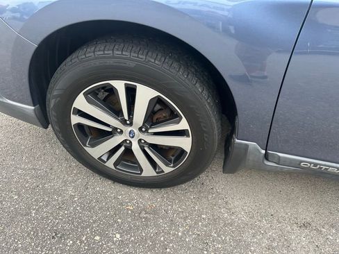Used 2018 Subaru Outback 2.5i Limited image 10