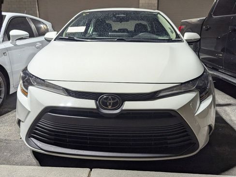Used 2023 Toyota Corolla LE FWD image 2