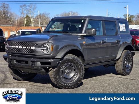 New 2025 Ford Bronco Badlands w/ Sasquatch Package AWD/4WD image 1