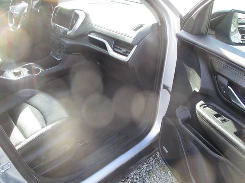 Used 2021 GMC Terrain SLT w/ Infotainment Package II image 8