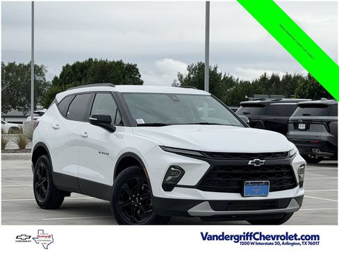 Certified 2024 Chevrolet Blazer LT w/ Midnight/Sport Edition FWD image 2