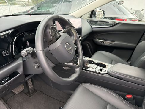 Used 2025 Lexus NX 350h AWD w/ Cold Area Package image 9