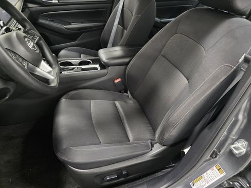 Used 2024 Nissan Altima 2.5 SV image 19