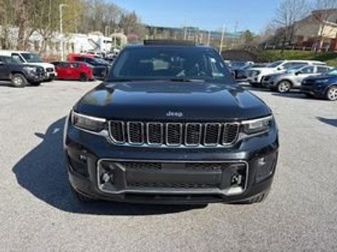 Used 2021 Jeep Grand Cherokee L Overland w/ Luxury Tech Group IV image 2