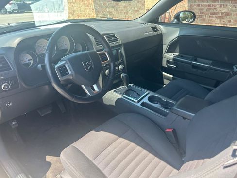 Used 2011 Dodge Challenger R/T RWD image 16
