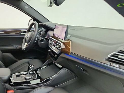 Used 2025 BMW X4 xDrive30i AWD/4WD image 21