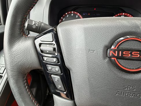 Used 2025 Nissan Frontier PRO-4X AWD/4WD image 30