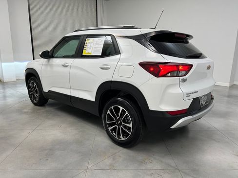 Used 2025 Chevrolet TrailBlazer LT AWD/4WD image 5