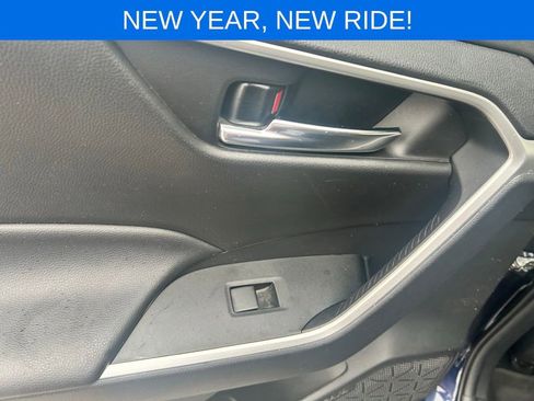Used 2021 Toyota RAV4 XLE image 17