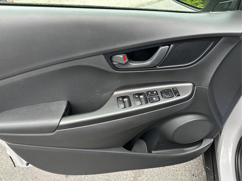 Certified 2022 Hyundai Kona SEL AWD/4WD image 20
