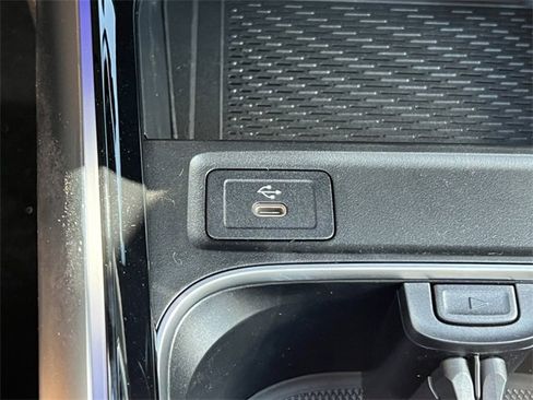 Used 2025 Mercedes-Benz GLA 250 4MATIC image 27