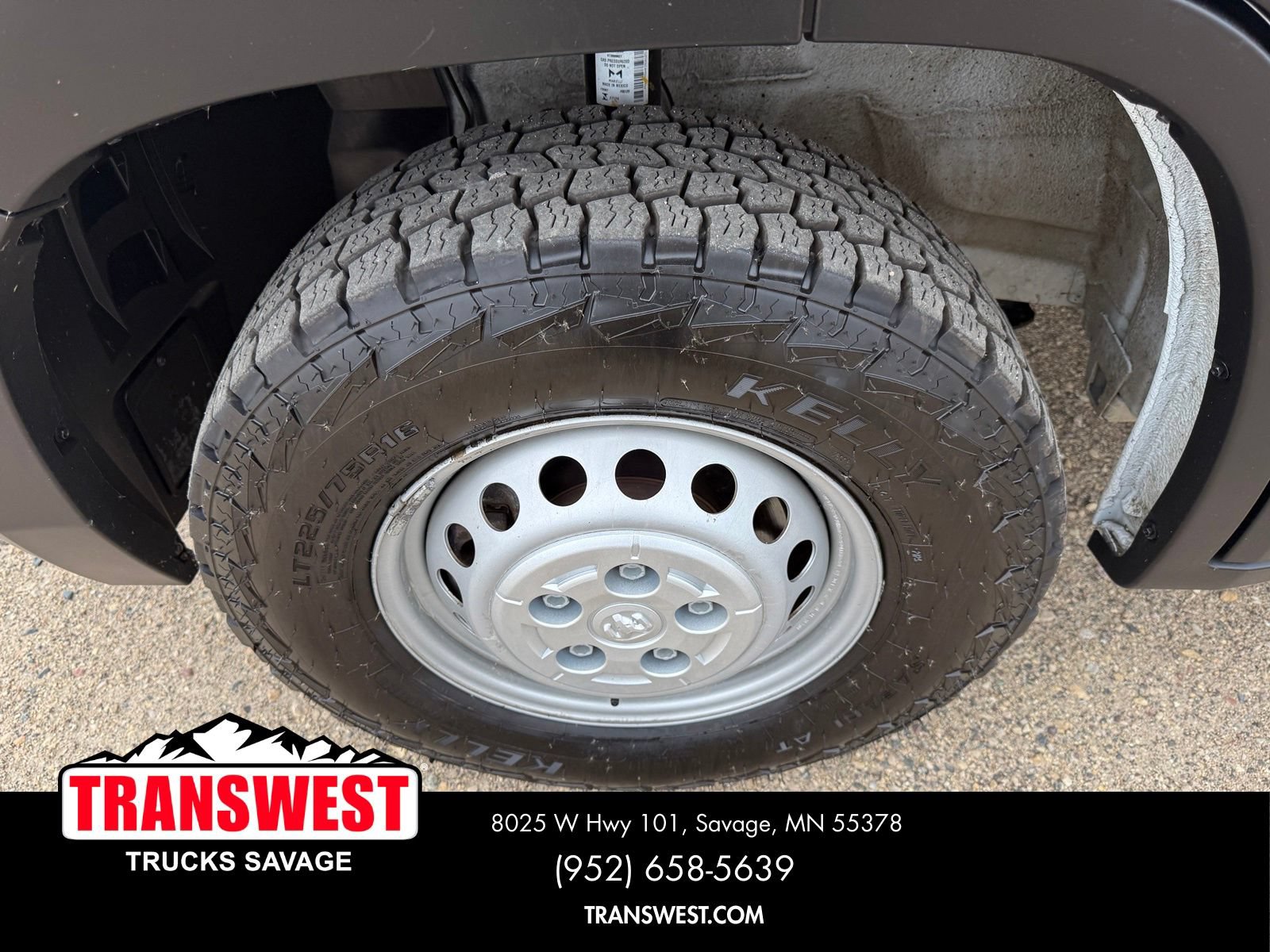 Used 2025 RAM ProMaster 2500 w/ Convenience Group FWD image 19