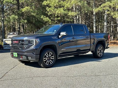 Used 2022 GMC Sierra 1500 AT4 w/ Technology Package image 3