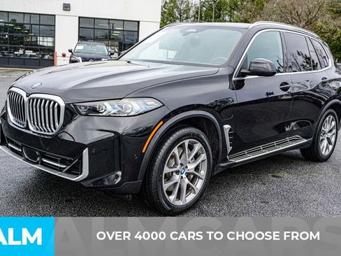 Used 2025 BMW X5 xDrive50e AWD/4WD image 3