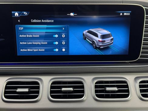 Used 2024 Mercedes-Benz GLS 450 4MATIC image 34