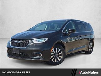 Used 2024 Chrysler Pacifica Limited FWD video 1
