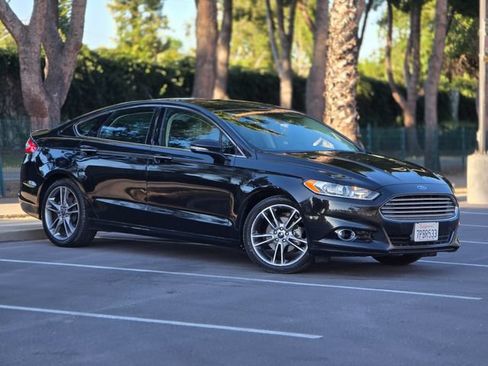 Used 2014 Ford Fusion Titanium FWD image 3