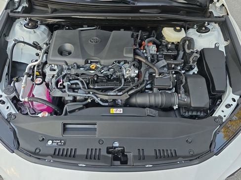 Used 2025 Toyota Camry SE image 31