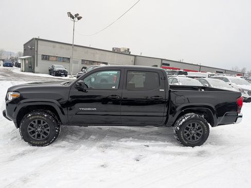Certified 2023 Toyota Tacoma SR5 image 3