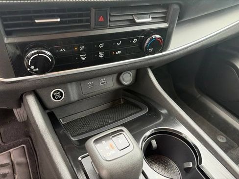 Used 2023 Nissan Rogue S FWD image 23