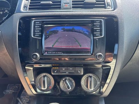 Used 2016 Volkswagen Jetta Sport image 24