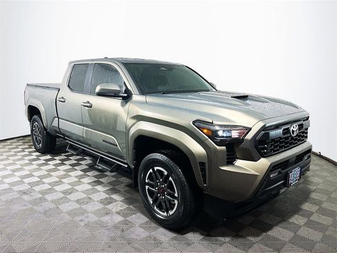 Used 2024 Toyota Tacoma TRD Sport image 1
