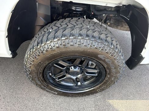 Used 2020 RAM 1500 Big Horn AWD/4WD image 12