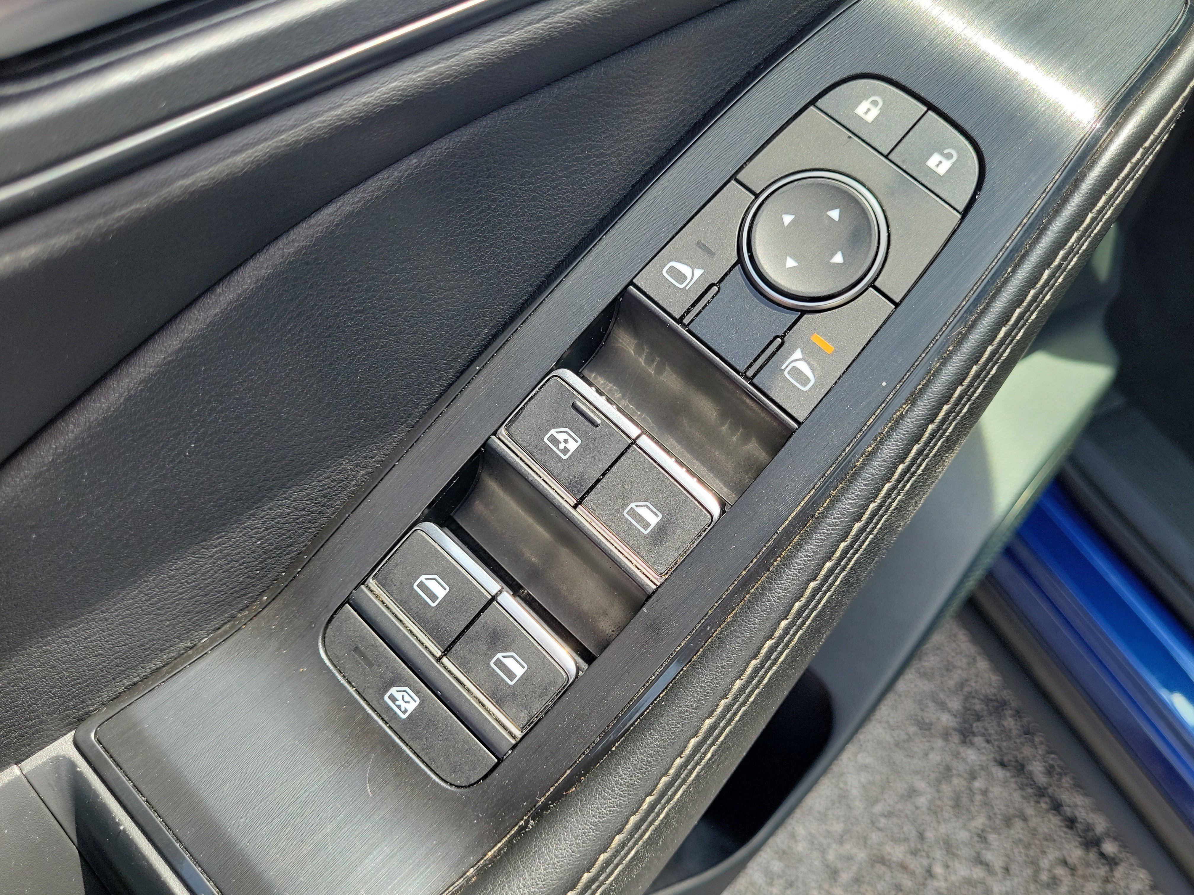 Certified 2023 Nissan Rogue SL FWD image 12