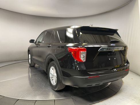 Used 2024 Ford Explorer 2WD image 3