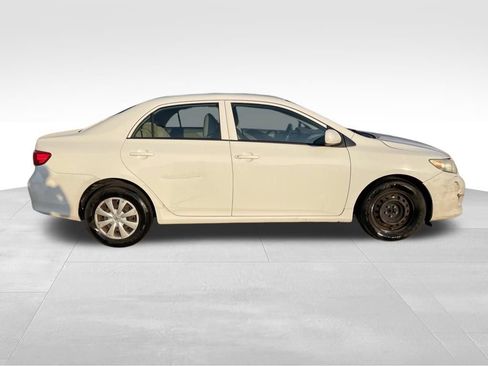 Used 2009 Toyota Corolla LE FWD image 4