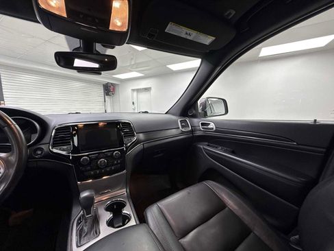 Used 2019 Jeep Grand Cherokee Limited AWD/4WD image 11
