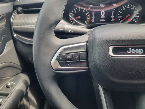 Used 2022 Jeep Compass Latitude AWD/4WD image 28