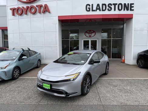 Used 2023 Toyota Prius XLE FWD image 1