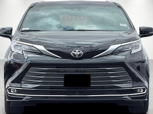 New 2026 Toyota Sienna Limited AWD/4WD image 7