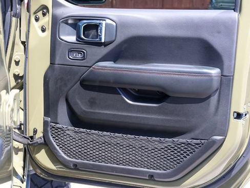 Used 2025 Jeep Gladiator Rubicon AWD/4WD image 14