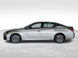 Used 2023 Nissan Altima 2.5 SV image 3