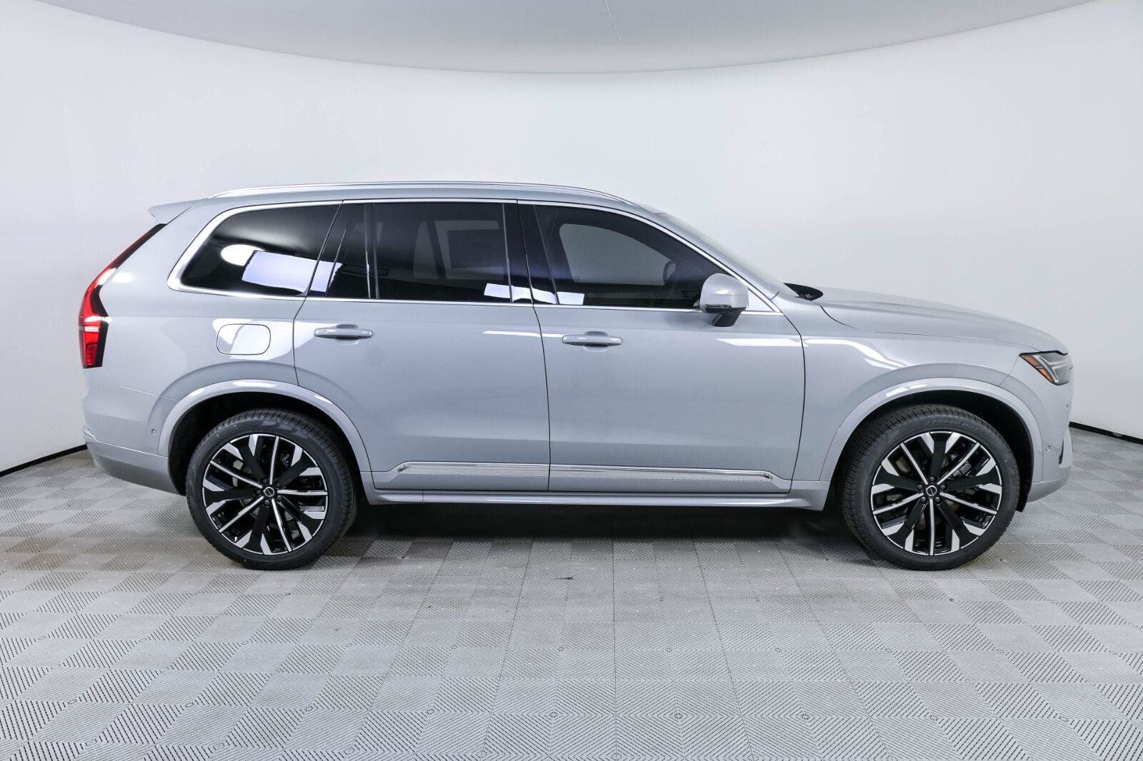 New 2026 Volvo XC90 T8 Plus w/ Protection Package Premier AWD/4WD image 27
