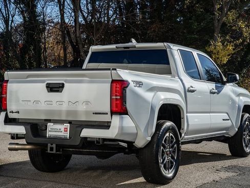 Used 2024 Toyota Tacoma TRD Sport image 4