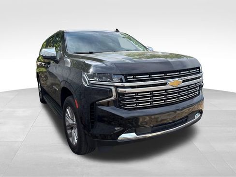Used 2024 Chevrolet Suburban Premier RWD image 2