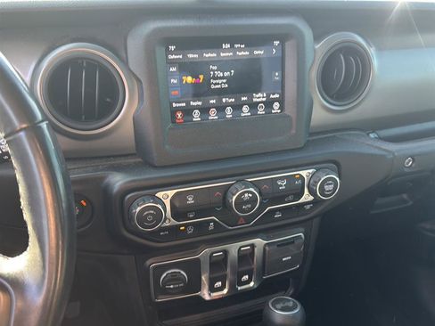 Used 2022 Jeep Wrangler Sport AWD/4WD image 3