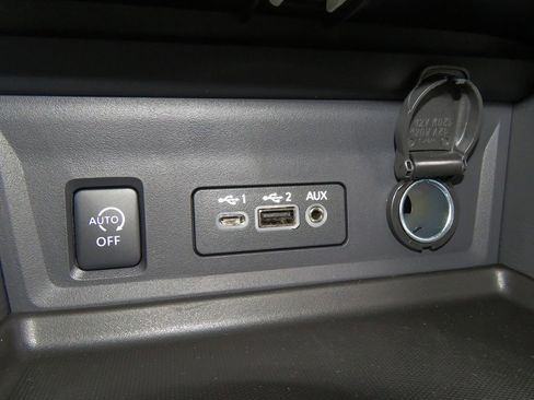 Certified 2025 Nissan Sentra SV image 20