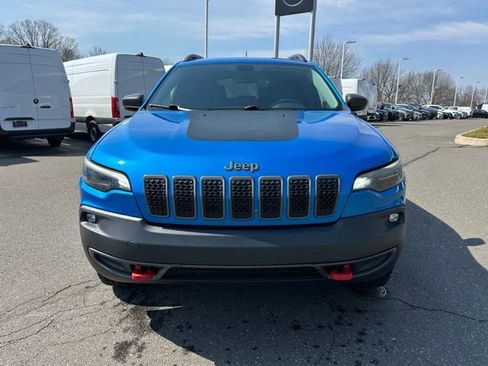 Used 2019 Jeep Cherokee Trailhawk AWD/4WD image 2